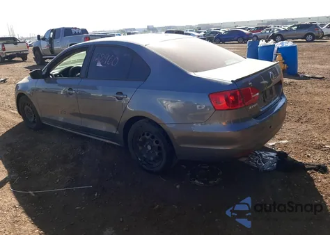 2014 Volkswagen Jetta Base z USA, uszkodzony, nr VIN 3VW2K7AJ1EM305561